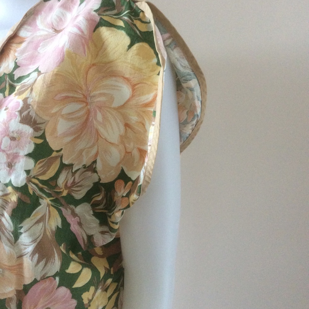 Button front robe. - Picture 3 of 6